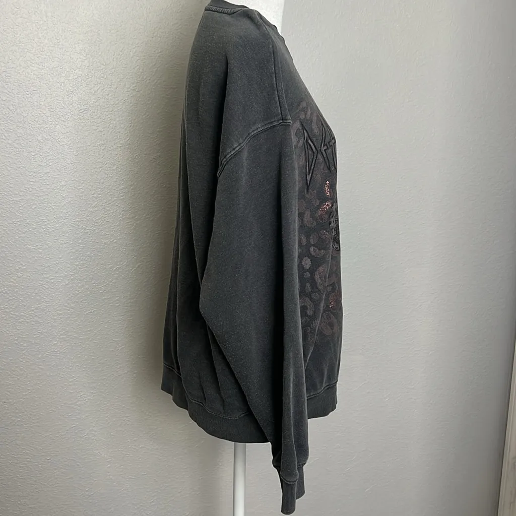 Def Leppard Graphic Sweatshirt Gray/Rose Gold Estimated Size Large - Image 3