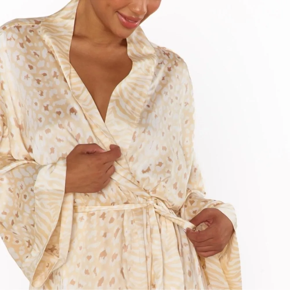 NWT Show Me Your Mumu x Curateur OS Harlow Robe - Animal Print.  SZ O/S - Image 10