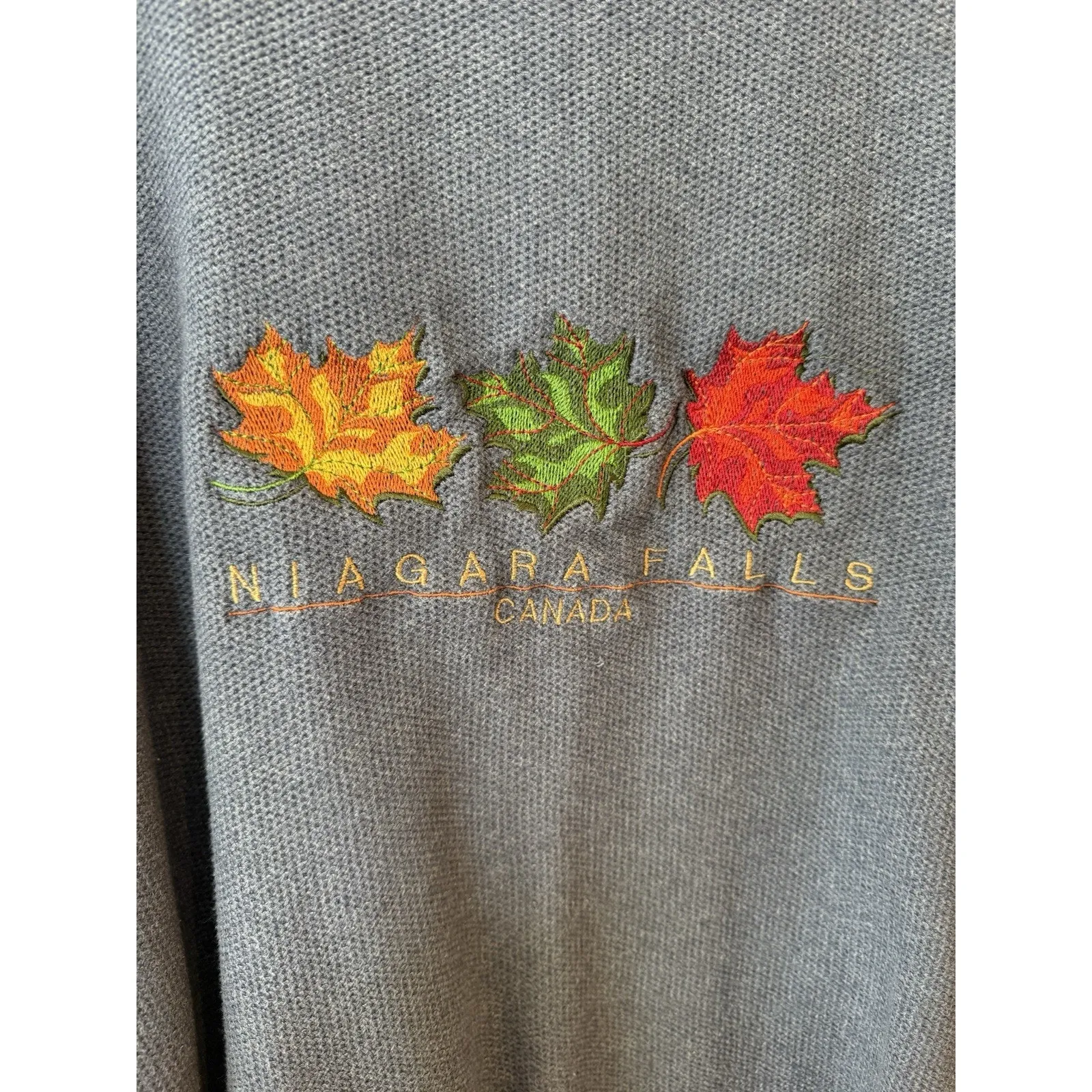 Vintage Attraction Embroidered Leaves Niagara Falls Canada Crewneck Sweatshirt L Blue Size L - Image 5