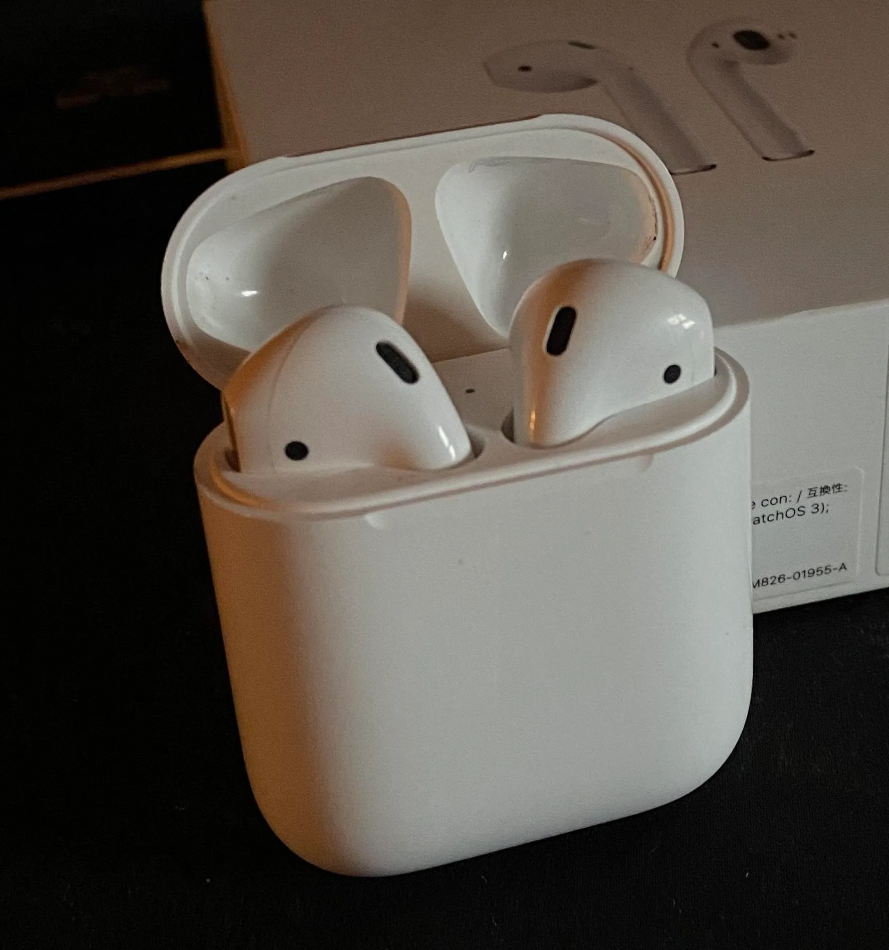 Apple AirPods - Image 2