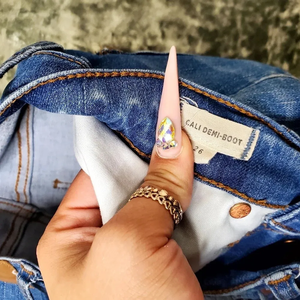 Madewell Cali-Demi Boot Jeans in Bronson Wash - Image 6