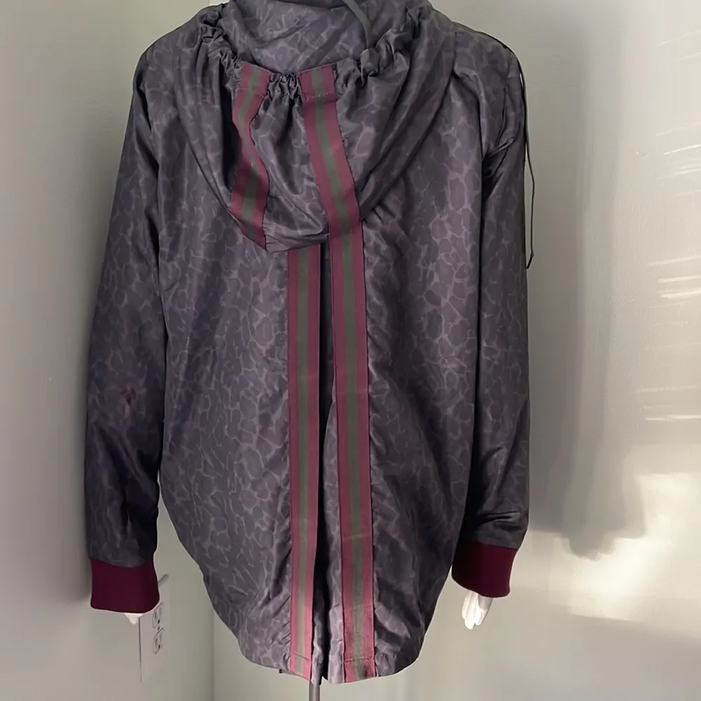 The Upside Snow Leopard windbreaker jacket Gray Size 8 - Image 5