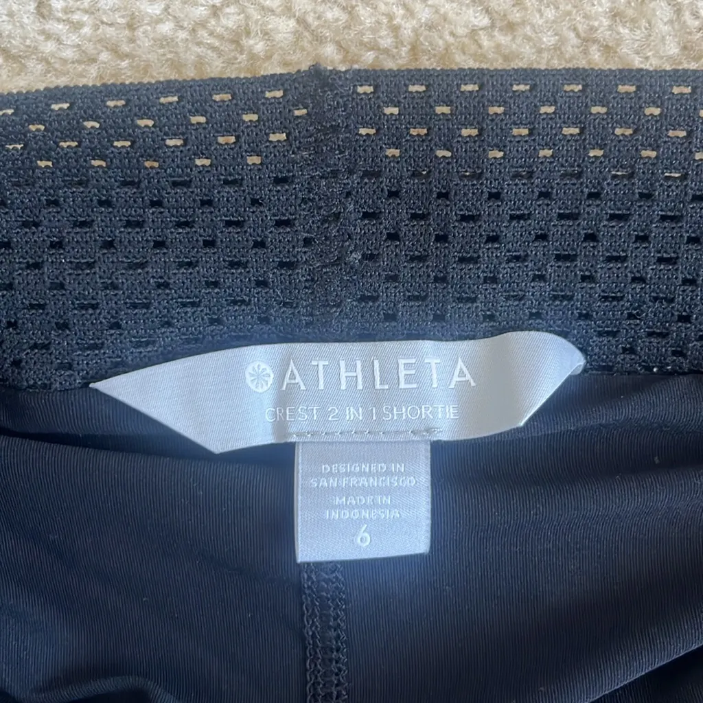 Athleta Crest 2 in 1 Shortie Athletic Shorts in Women's Size 6 Black - Image 8