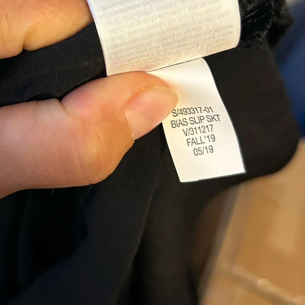 Nwt Banana Republic Bias Black Velour Slip Skirt - Image 4