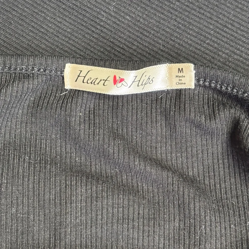 Heart Hips Ribbed Black Cut - Image 6