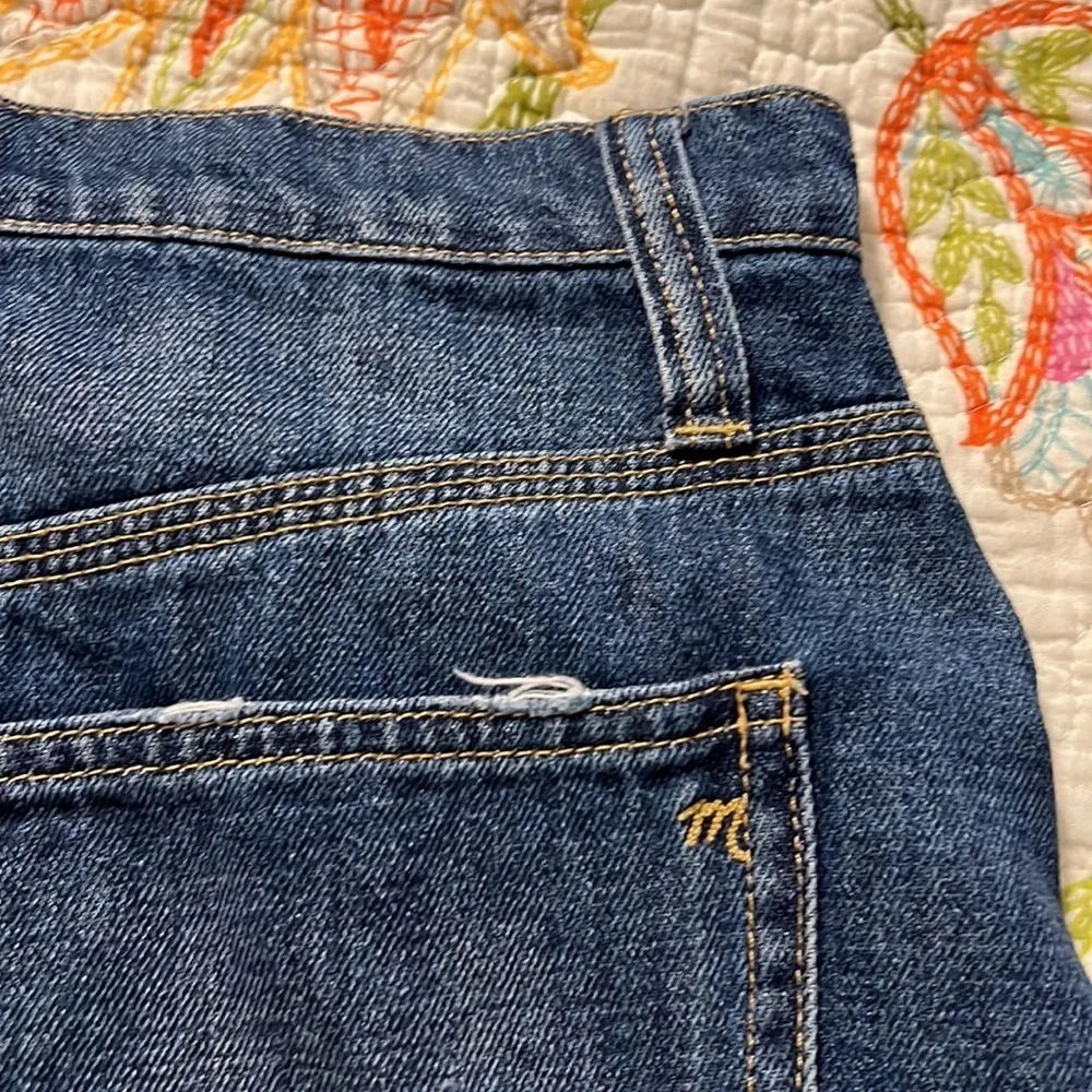 Madewell size 27 denim skirt frayed edge pockets belt loops zip button close - Image 9