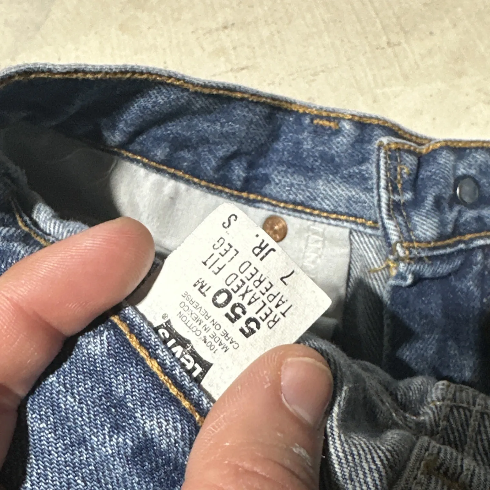 Vintage Levi's 550 7 Jr S Relaxed Fit Tapered Leg 26x30 Denim Y2K 90s Light Wash - Image 8