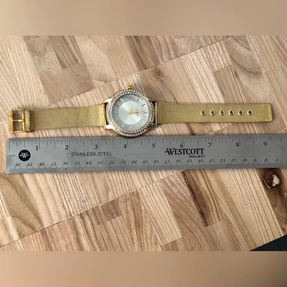 Crystal Embellishments Ladies Watch Silver Shimmery Dial Gold - Image 10