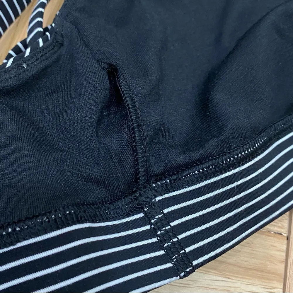 LULULEMON Energy Bra Long Line in Mod Stripe Black & White Size 4 - Image 7