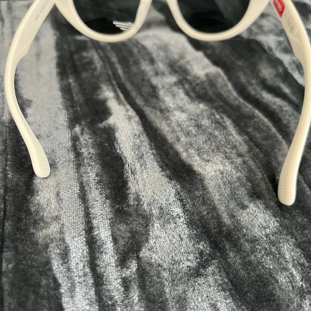 Kenzo White Cat Eye Sunglasses - Image 3