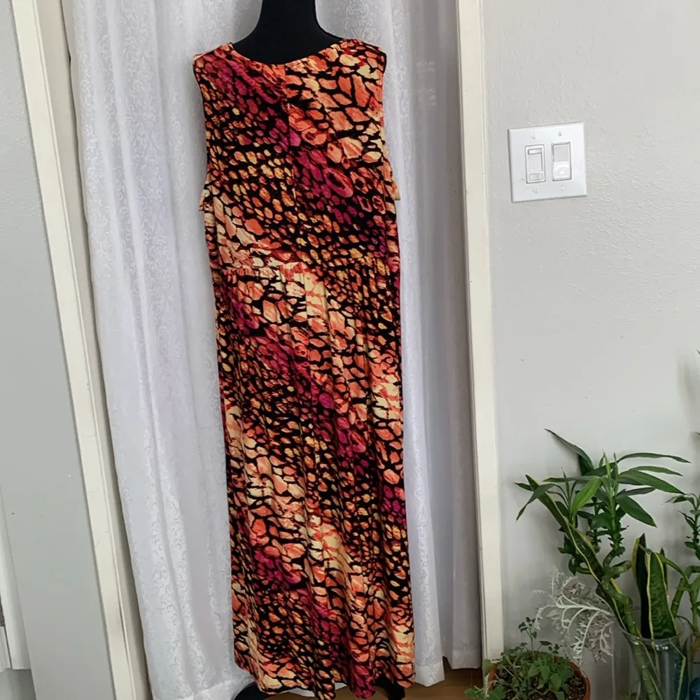 MAGGIE BARNES Maxi Dress Sz: 2X - Image 2