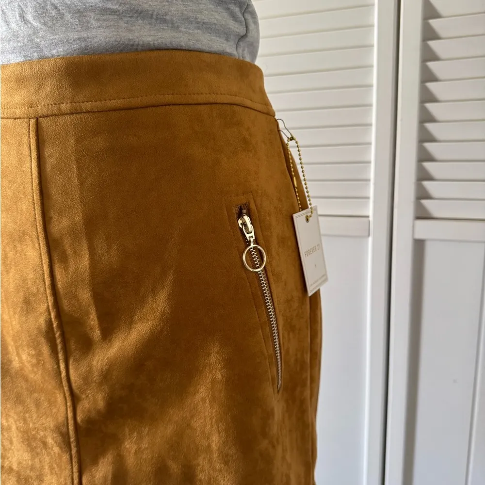 Forever 21 Tan Suede Zipper Pocket Skirt (NWT) - Image 5
