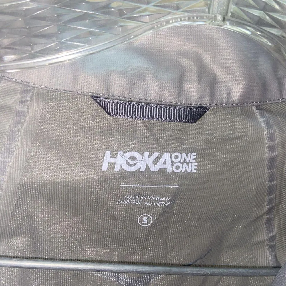 HOKA ONE ONE Performance Shield Running Jacket Color Lunar Rock Small Gray - Image 5