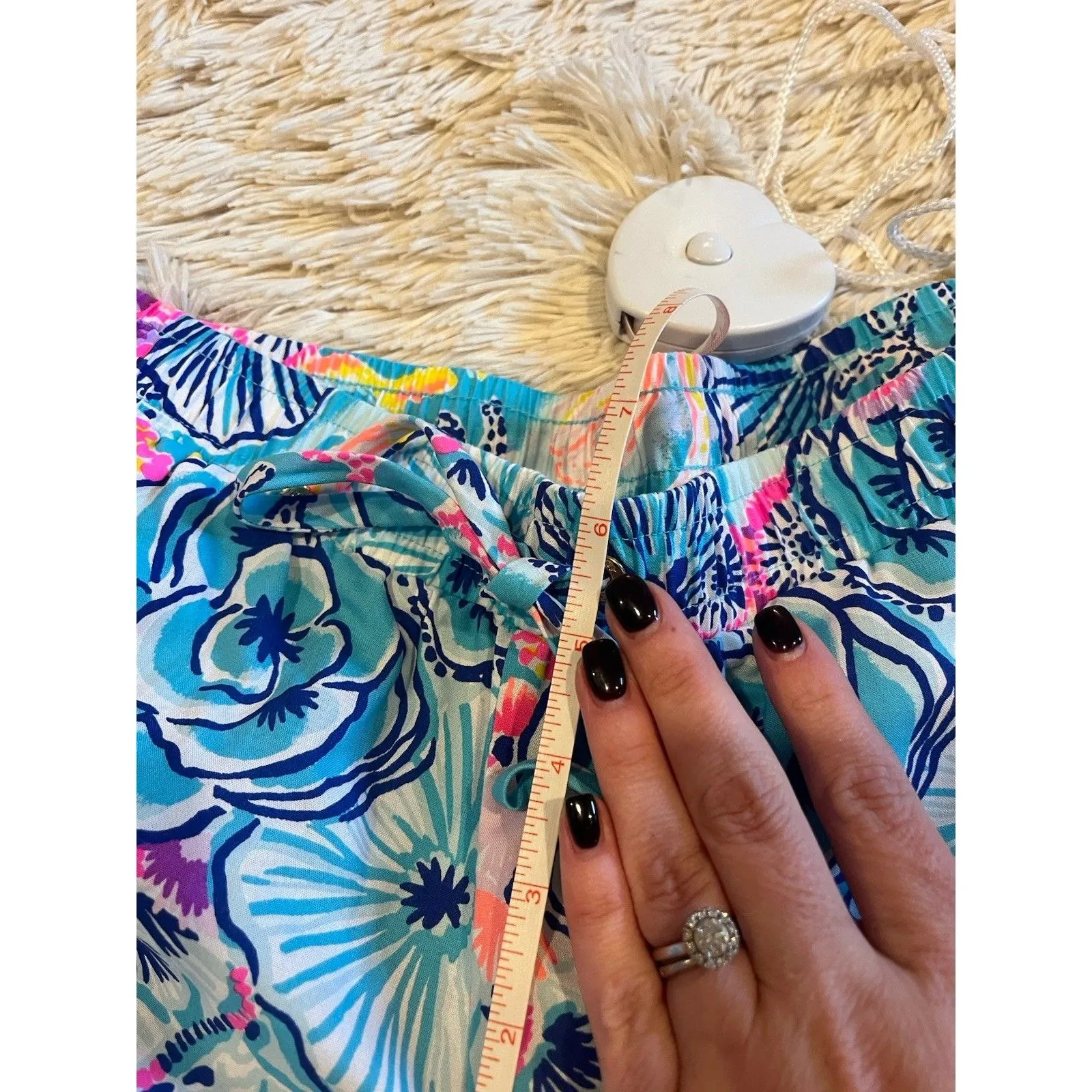 Lilly Pulitzer  Shorts Small Pull On Drawstring EUC Viscose Polyester Trim Detail - Image 3
