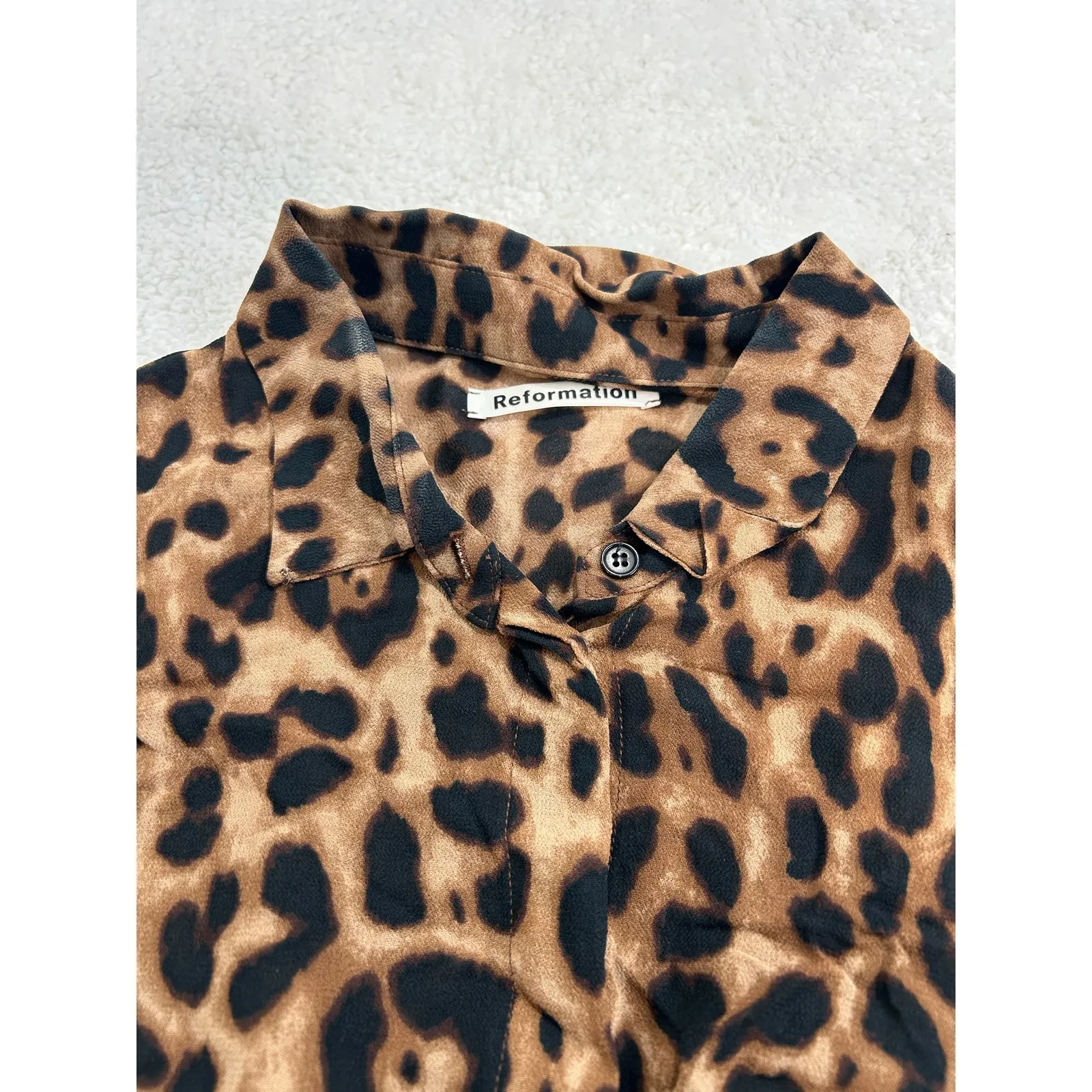 Reformation Violet Leopard Print Blouse Size Medium - Image 4