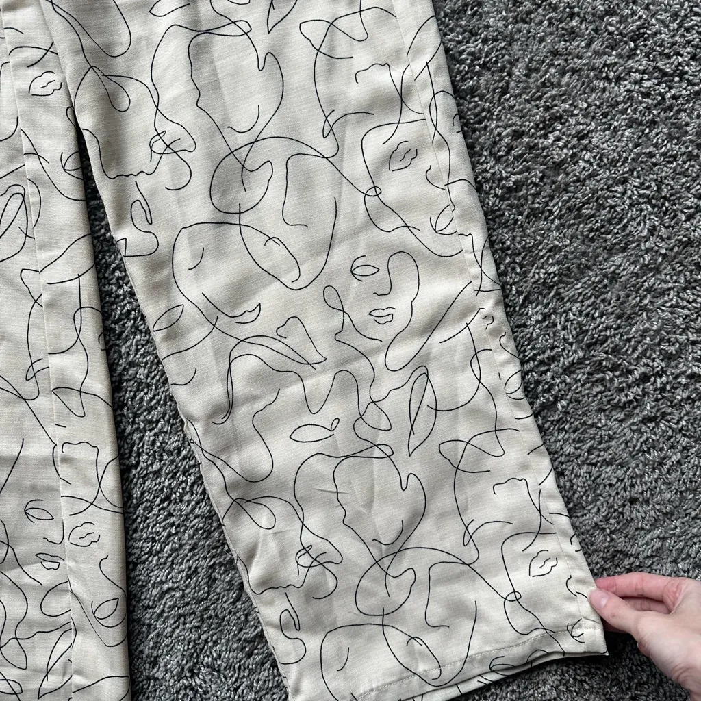 Le Lis Cream Abstract Face Patterned Women's Trousers - Image 3