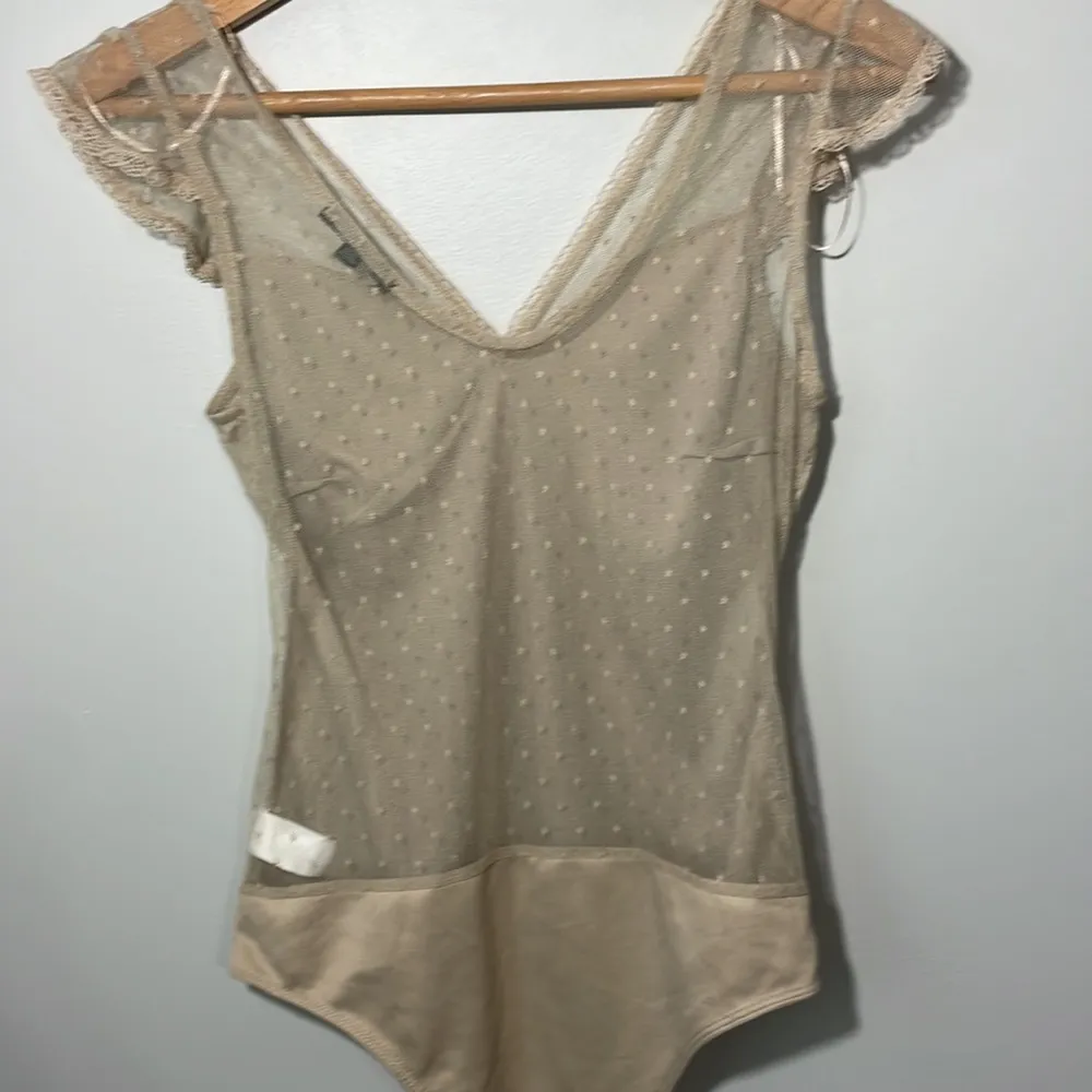 Ambiance Lace Bodysuit with cap sleeve. Khaki. Large. Tan - Image 9