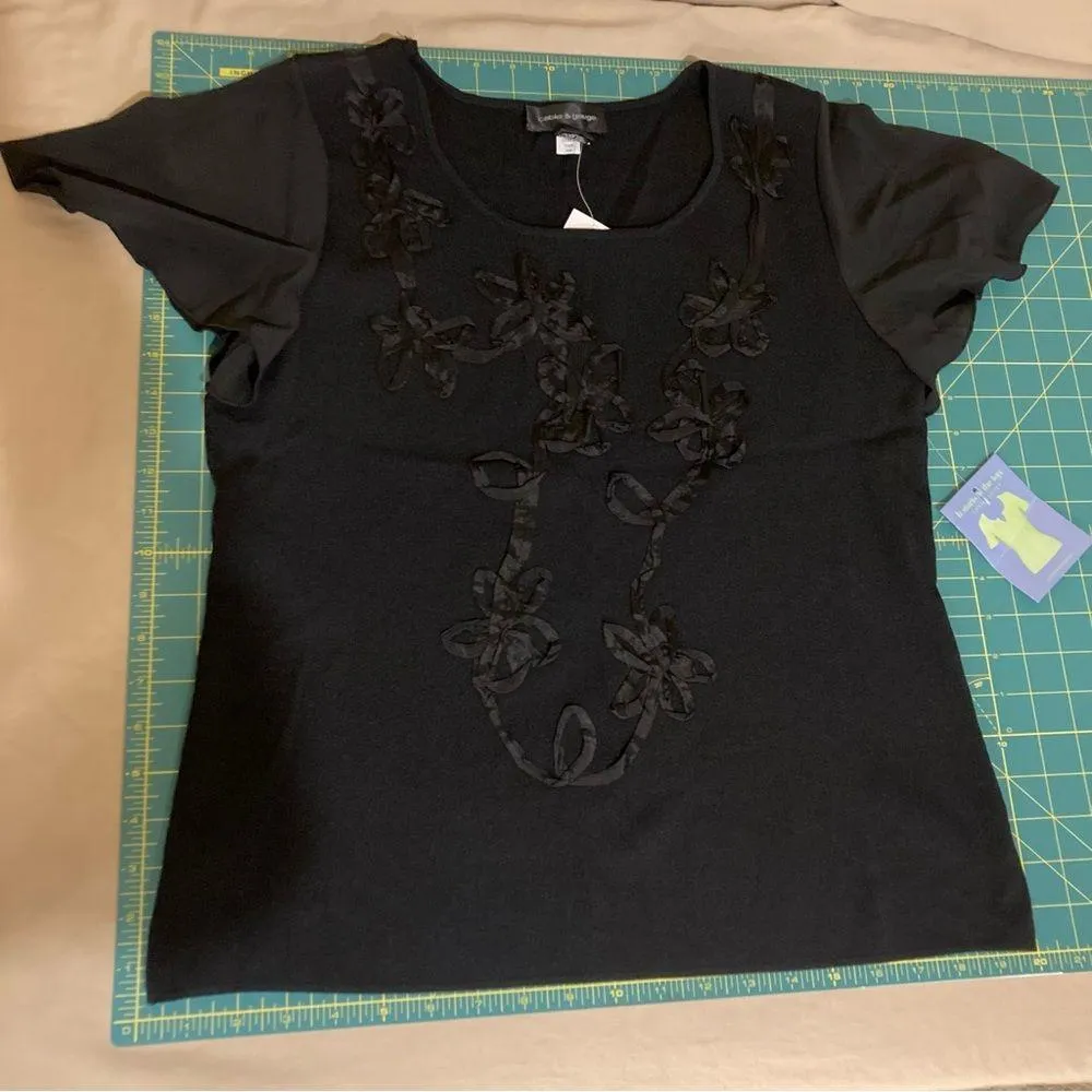 Cable & Gauge Black Short Sleeve Stretchy Sweater Shirt w/ Raised Floral Pattern - Image 4