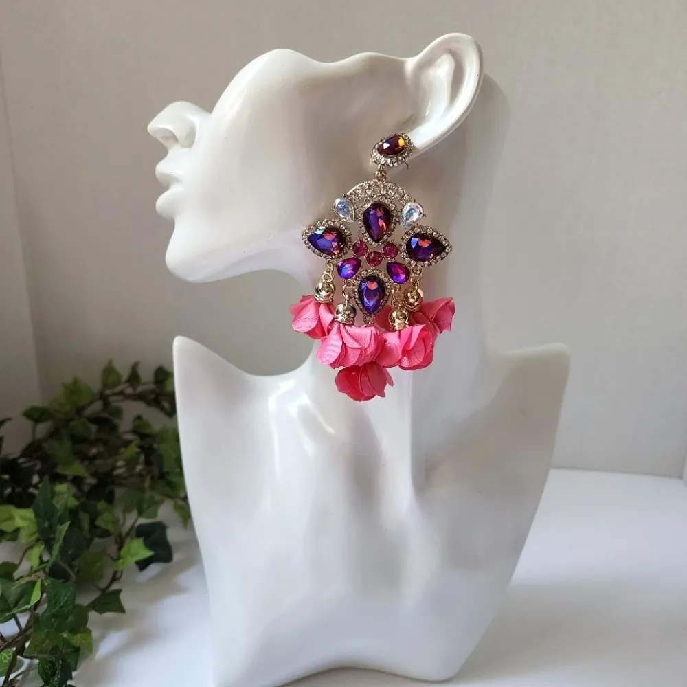 Beautiful Oversize Flower Purple Rhinestone Earrings Pink - Image 2