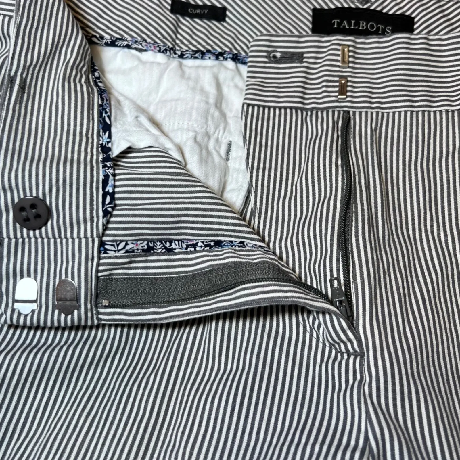 Talbots Curvy Fit Cropped Pants Women 12 Grey White Striped Casual Office Work - Image 7