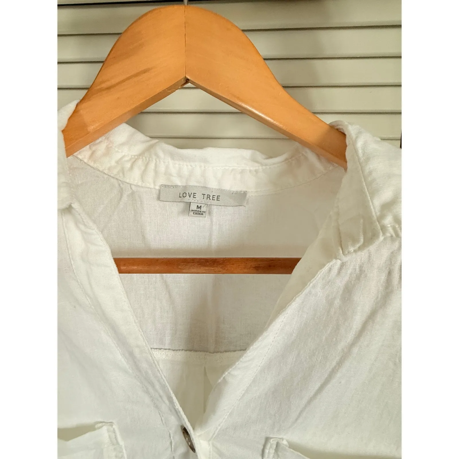 Love Tree Womens White Button Down Short Sleeve Shirt Pockets Casual M - Image 3