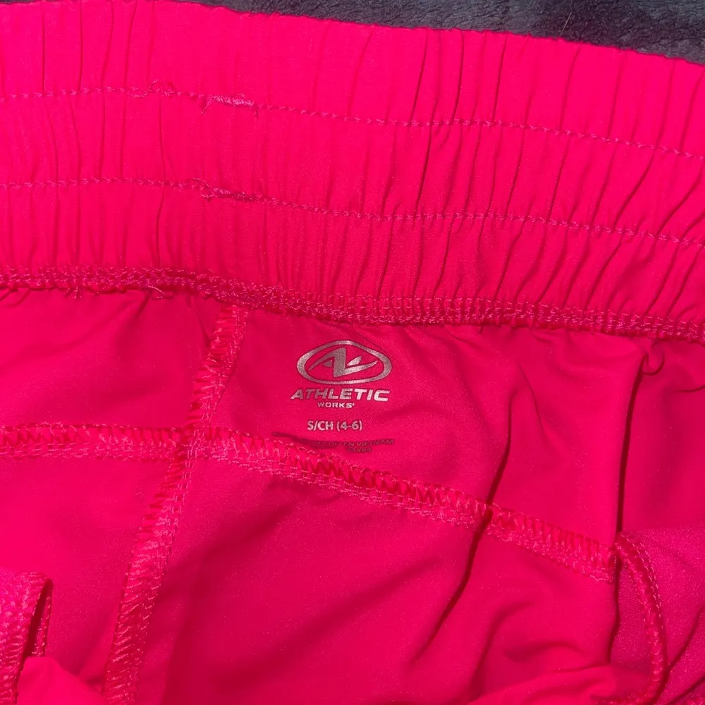 Pink athletic shorts - Image 5