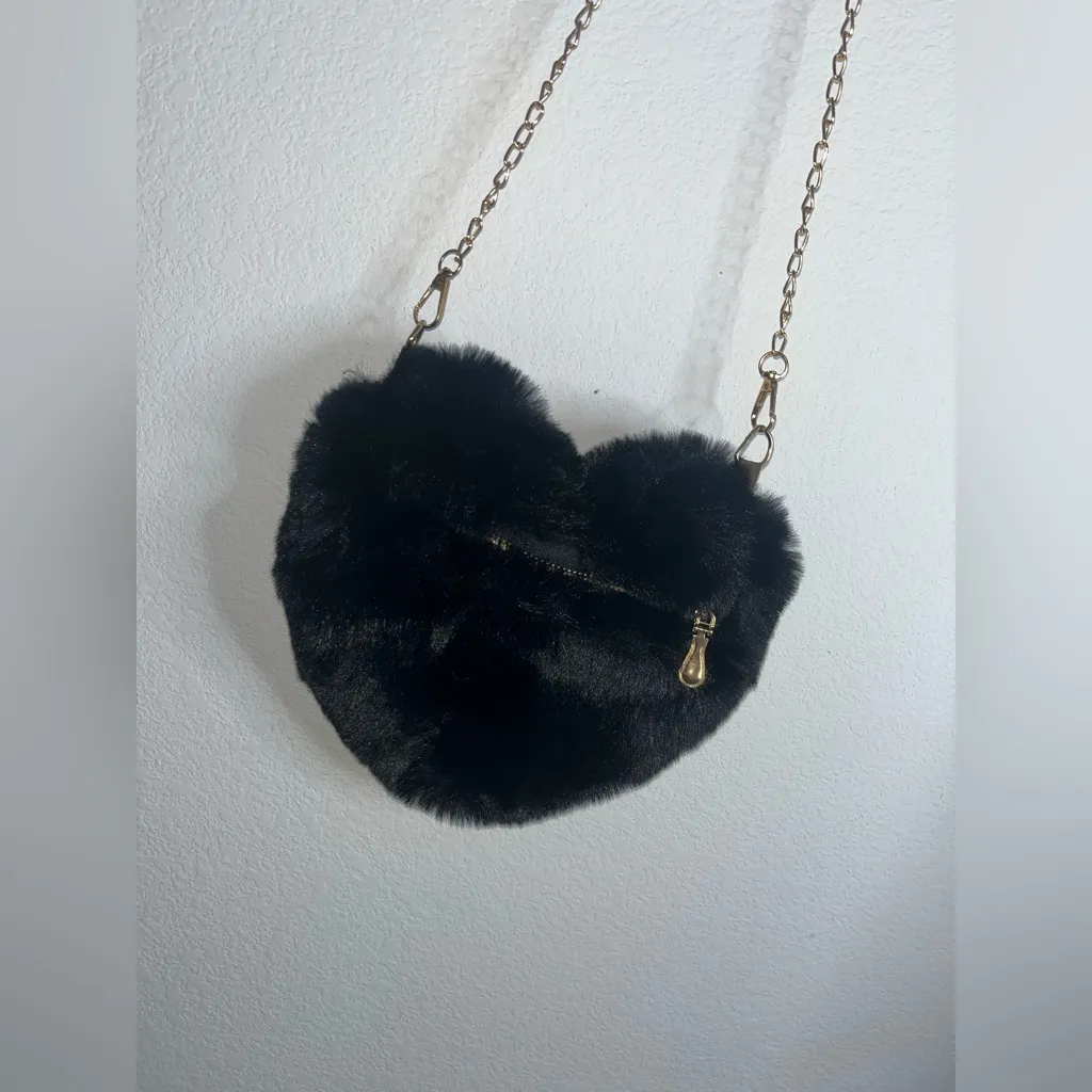 Fuzzy Black Heart Shaped Faux Fur Crossbody Chain Bag Fashion Purse NWOT 9” Wide - Image 11