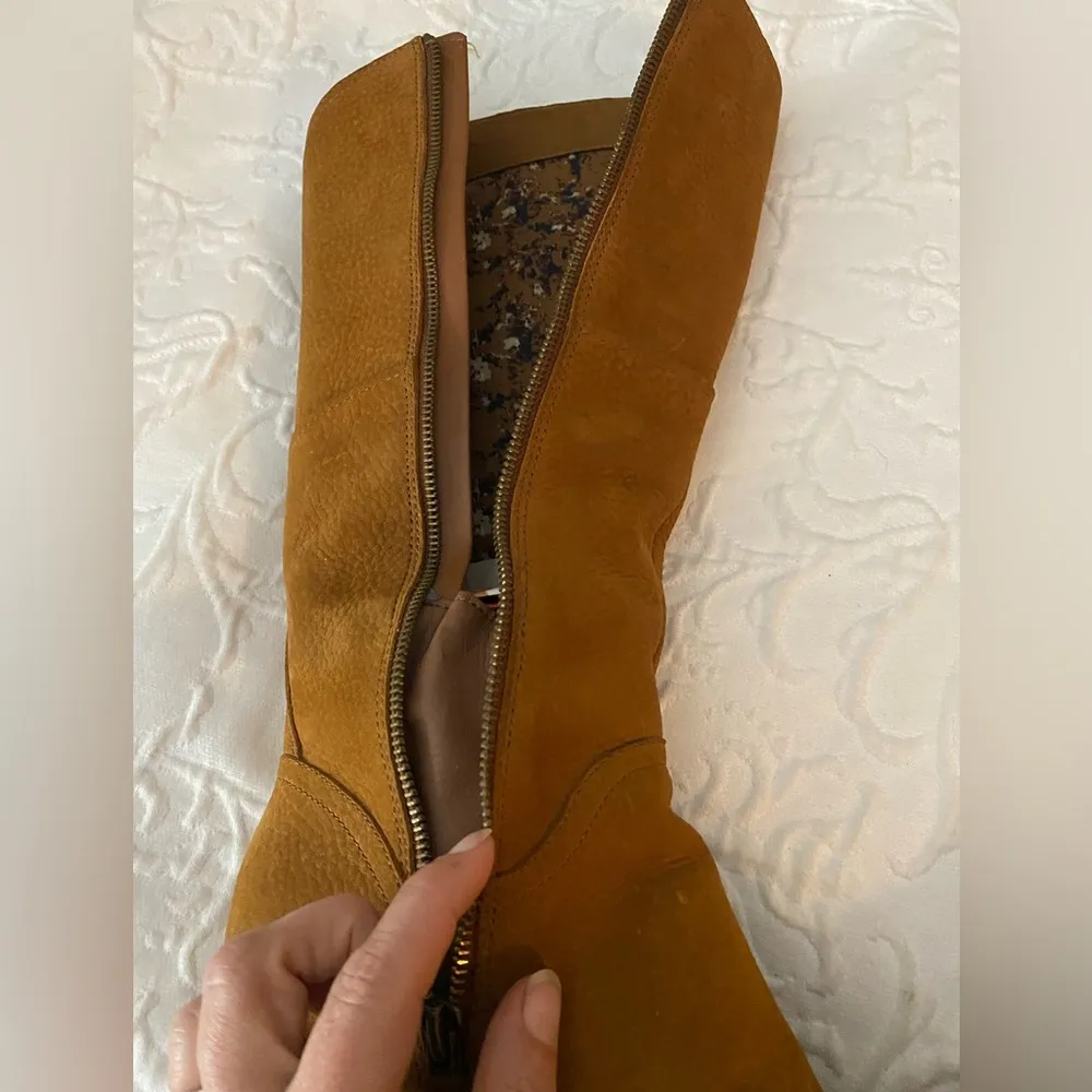 EK Stratham tall suede boots - Image 4