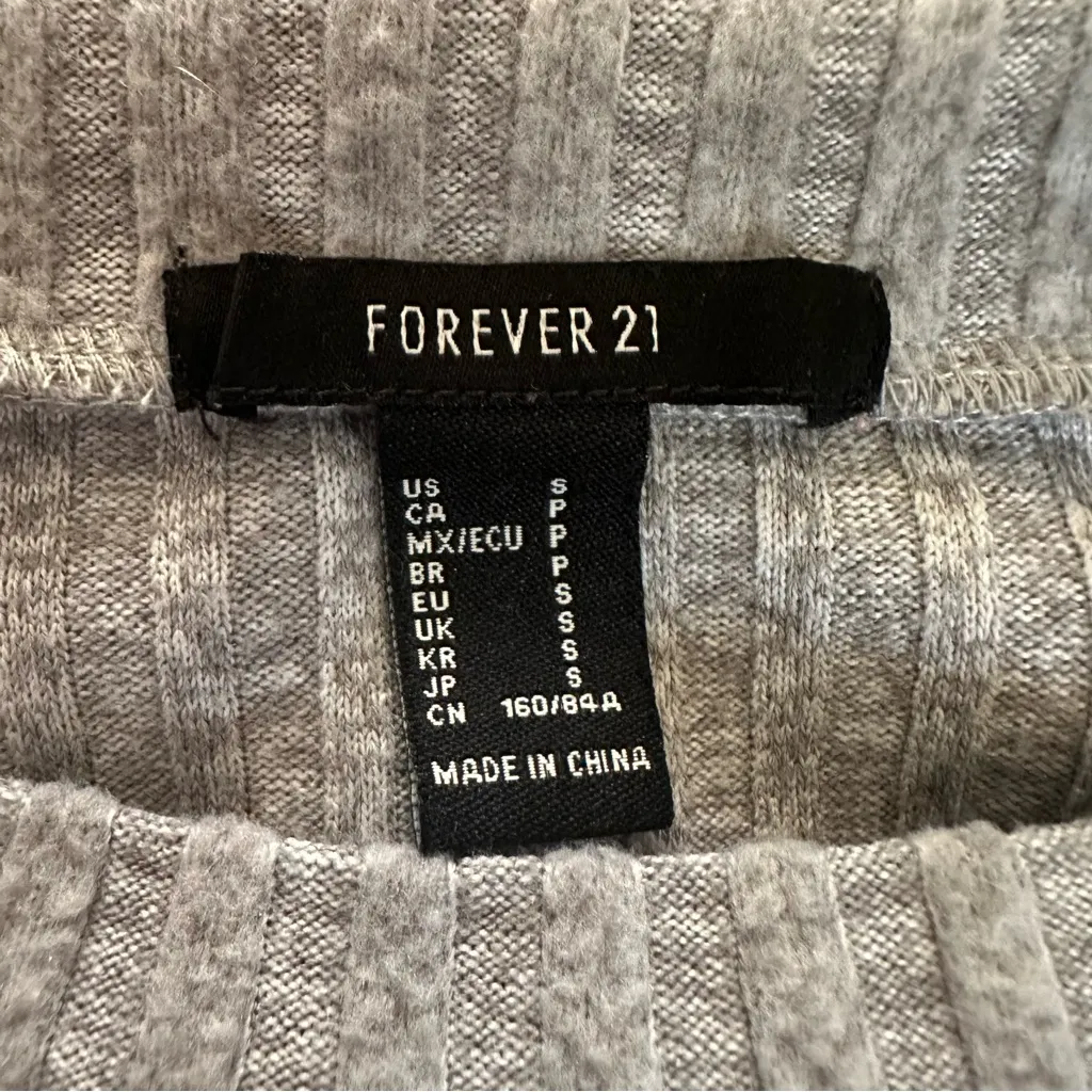 Forever 21 Gray Ribbed Cropped Sweater - Image 7