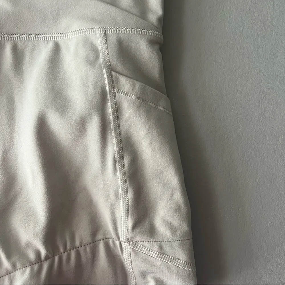 Calvin Klein Performance Beige Biker Shorts Size Medium - Image 2