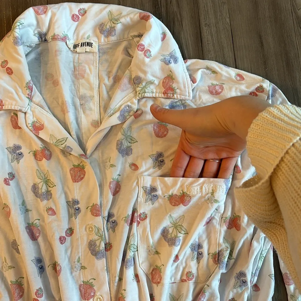 Djerf Avenue Go Slow Pajama Shirt Summer Berries - Image 5