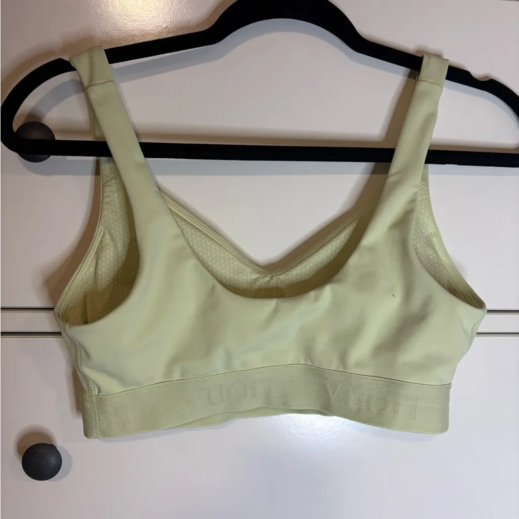 Vuori Sports Bra size medium - Image 2