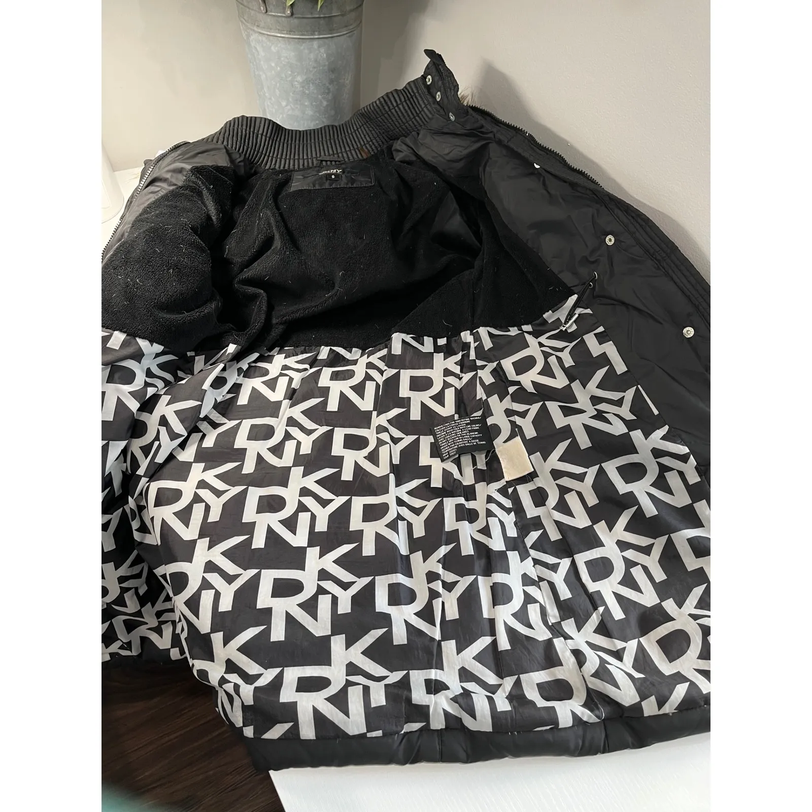 DKNY Down Puffer Coat Faux Fur Hood Black Women's Size S - Image 9