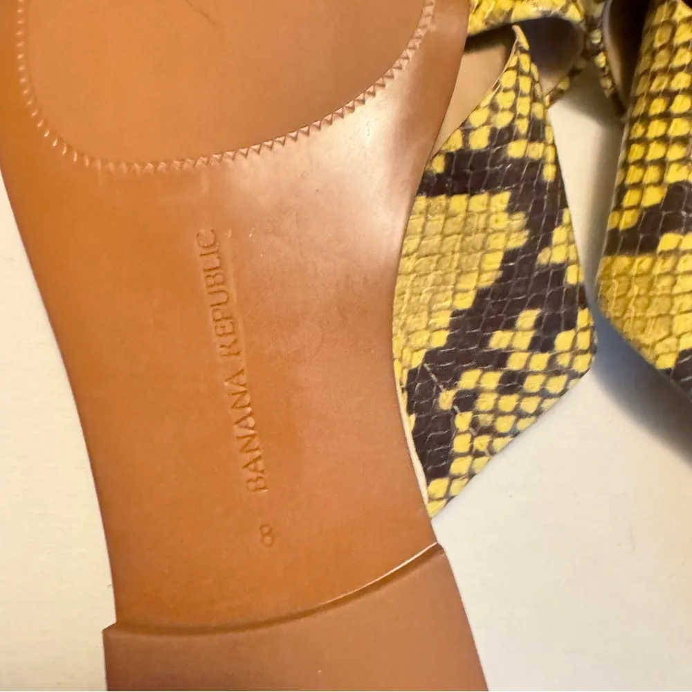 Banana Republic Women’s Low Heel Cross Strap Snakeskin Sandals Sz 8 - Image 8