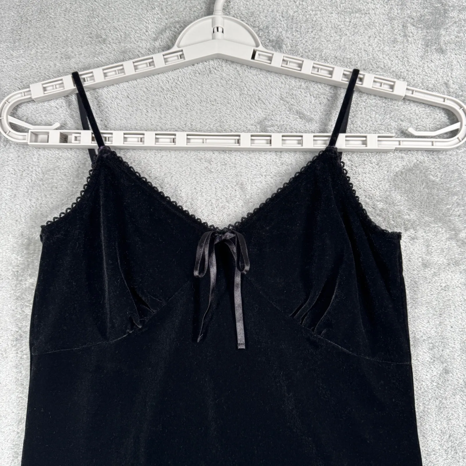 Old‎ Navy Velvet Cami Top Black Lace Trim Ribbon Y2K Lingerie Tank Top Vintage - Image 4