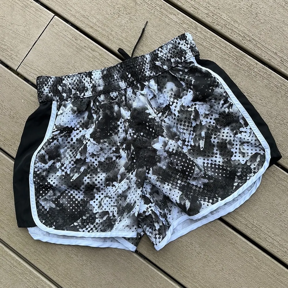 Running Athletic Shorts Black Print - Image 3