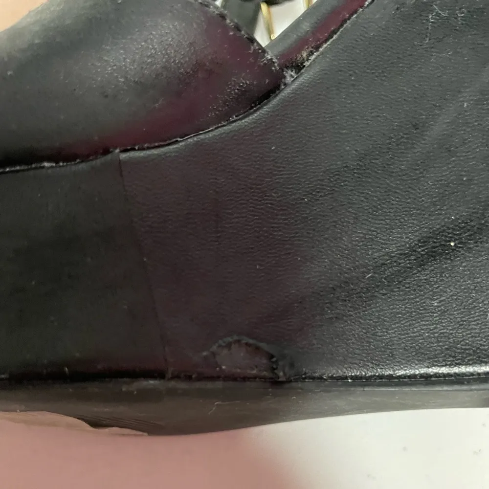 Betseyville by Betsey Johnson Leopard Bow Gold Heart Black Heels - Image 4