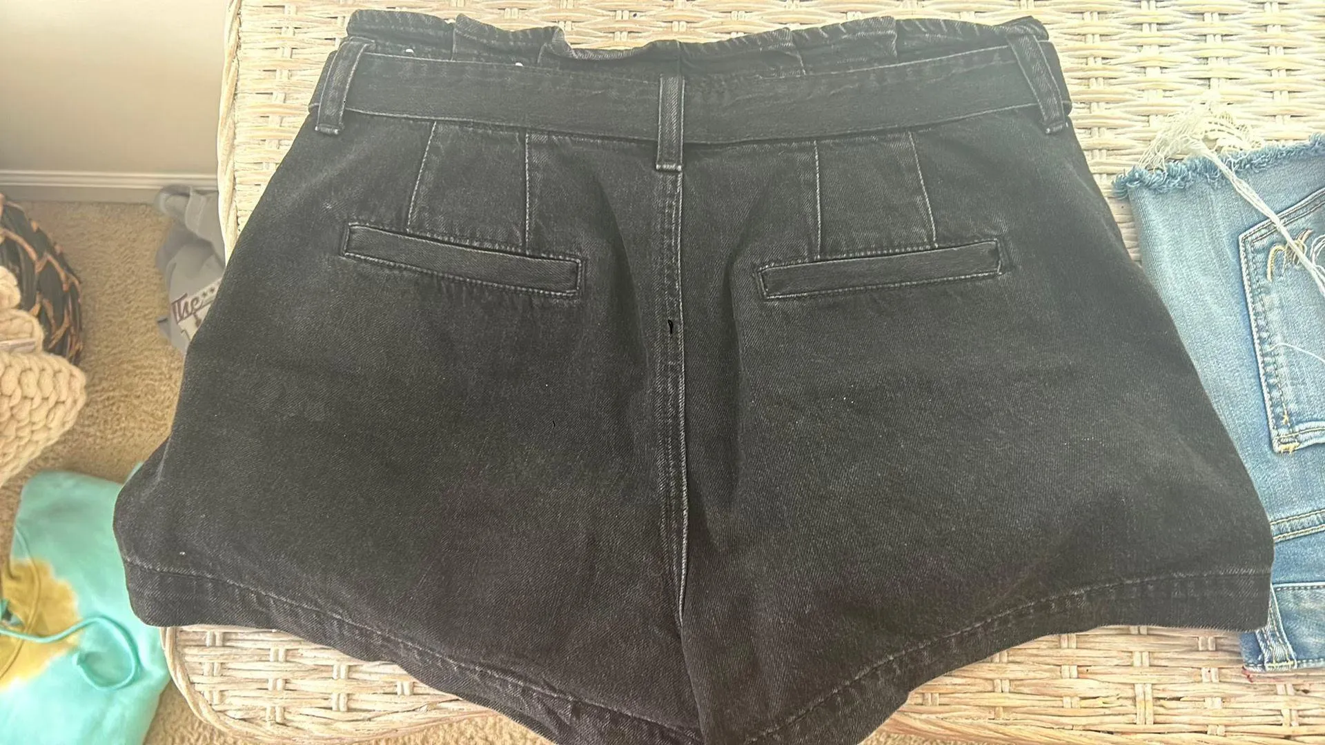 Hi-rise Black Jean Shorts - Image 2