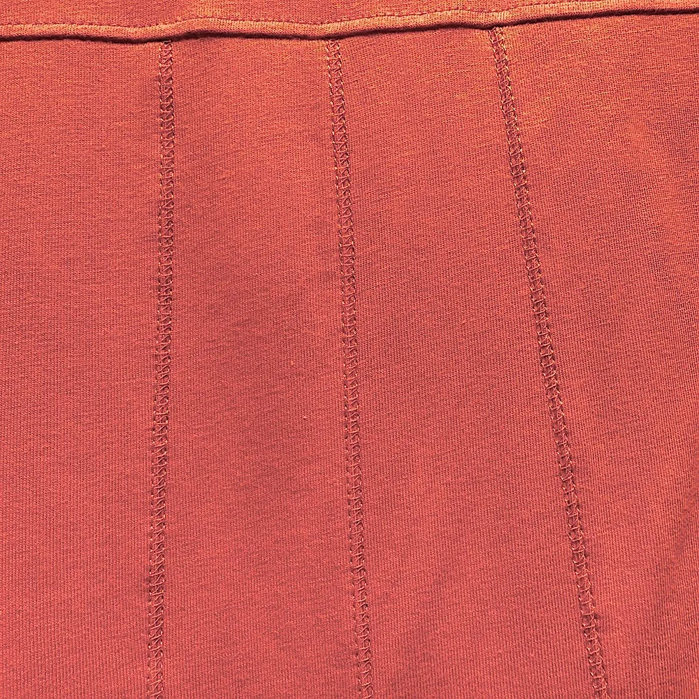 Chico’s Weekends Melon Orange Asymmetric Hem Jersey Knit Tunic with Pockets - Image 3