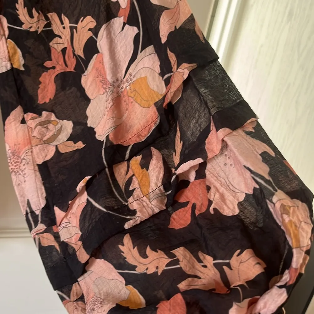 Beautiful Floral Top by Fate perfect for Fall - Image 6