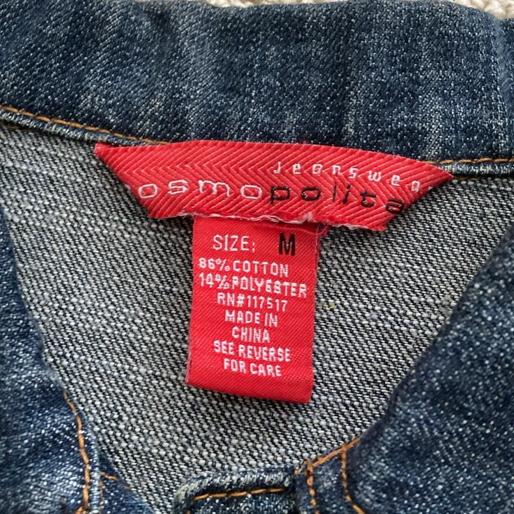 Cosmopolitan Cropped Denim Jean Jacket Rhinestones Size Medium Like New - Image 3