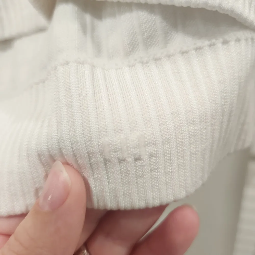 Lululemon Athletica Rest Less Cropped Half Zip - Image 4