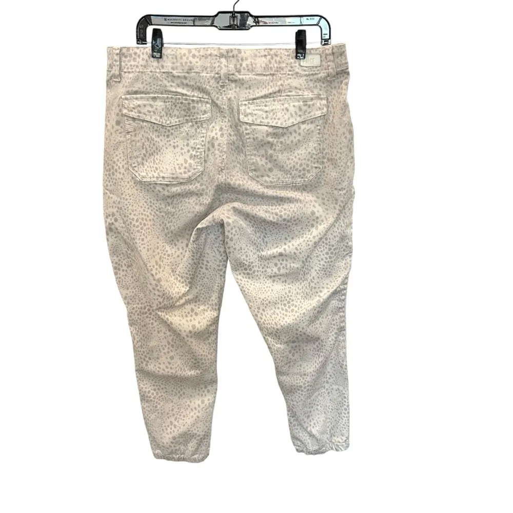 Paige Women’s Mayslie Denim Joggers in Ivory Cheetah Print Size 32 - Image 4