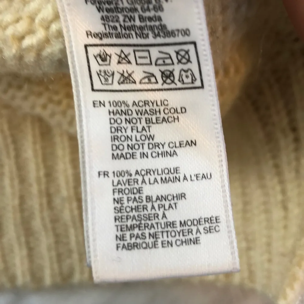 Cream crew neck sweater Size S - Image 4