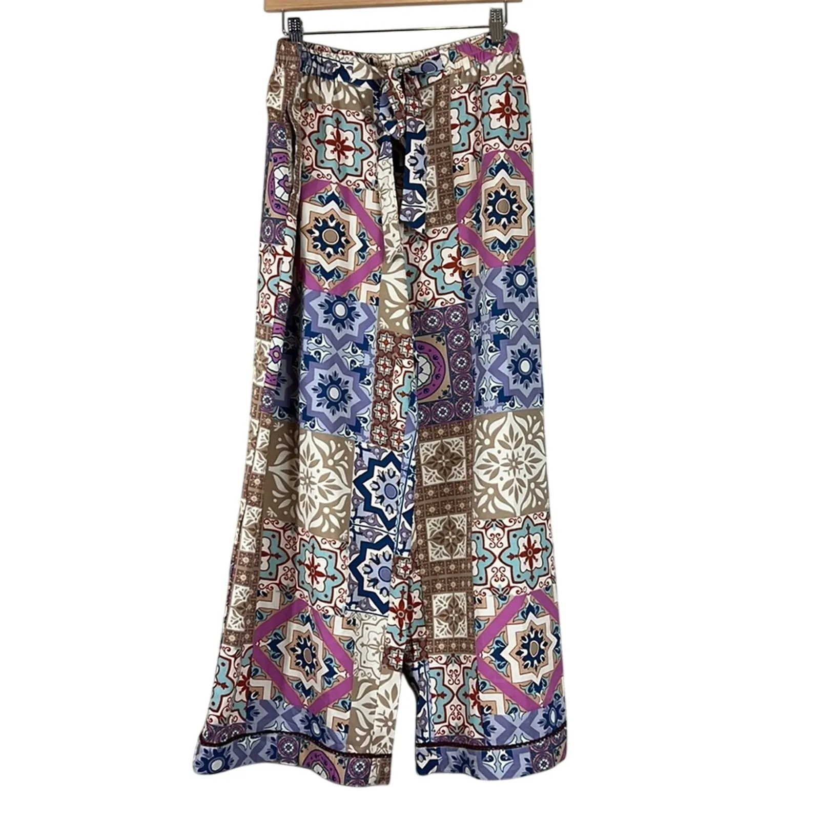 Tolani Zadie Notched Collar Top & Relaxed Fit Pant 2 Piece Pajama Set - Image 4