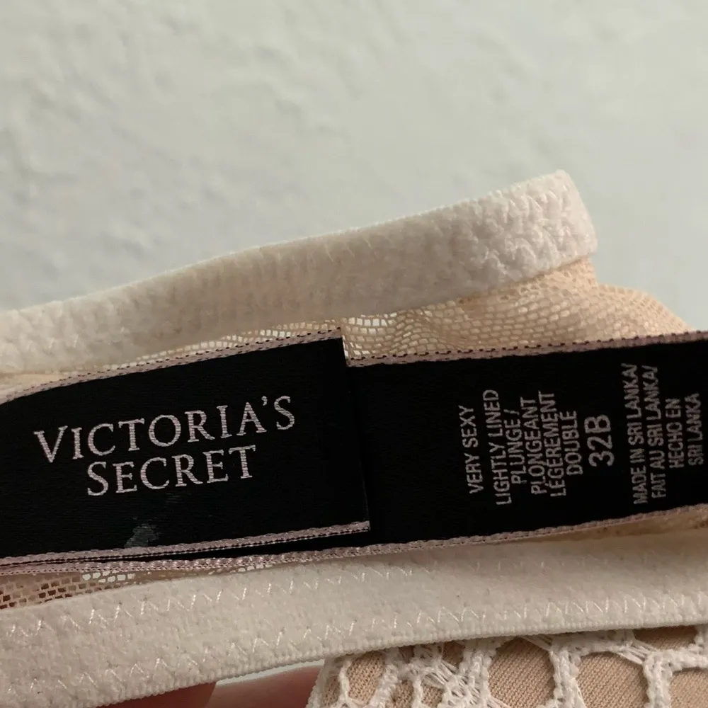 Victoria’s Secret Very Sexy Lightly Lined Plunge Bra studded removable halter - Image 5