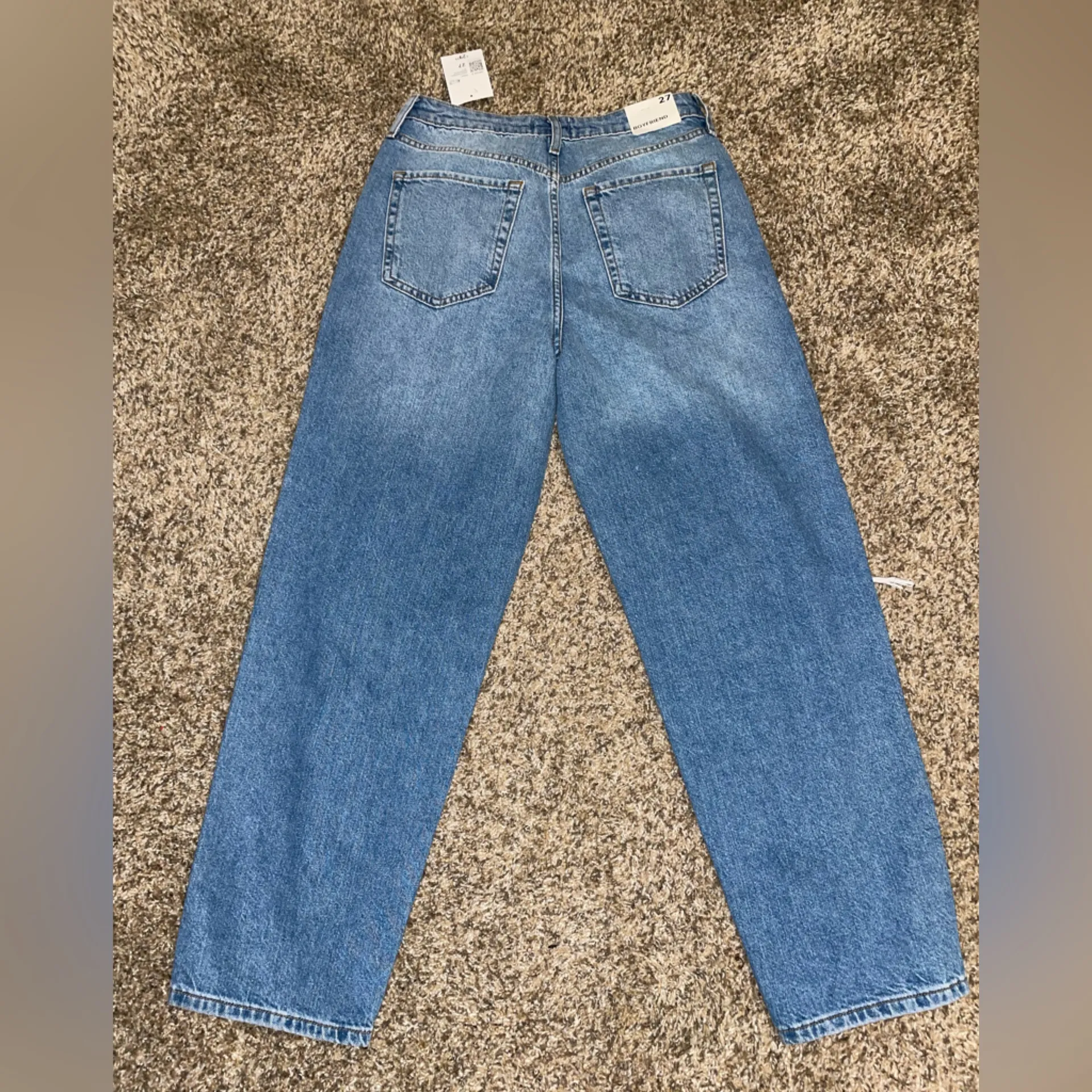 NWT-forever 21 distressed boyfriend jeans - Image 7
