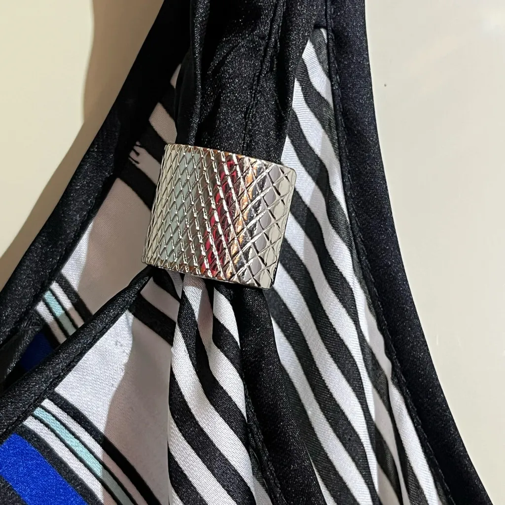 White House Black Market Geo Stripe Tank Top XS Blue Black White Chevron Cami - Image 3