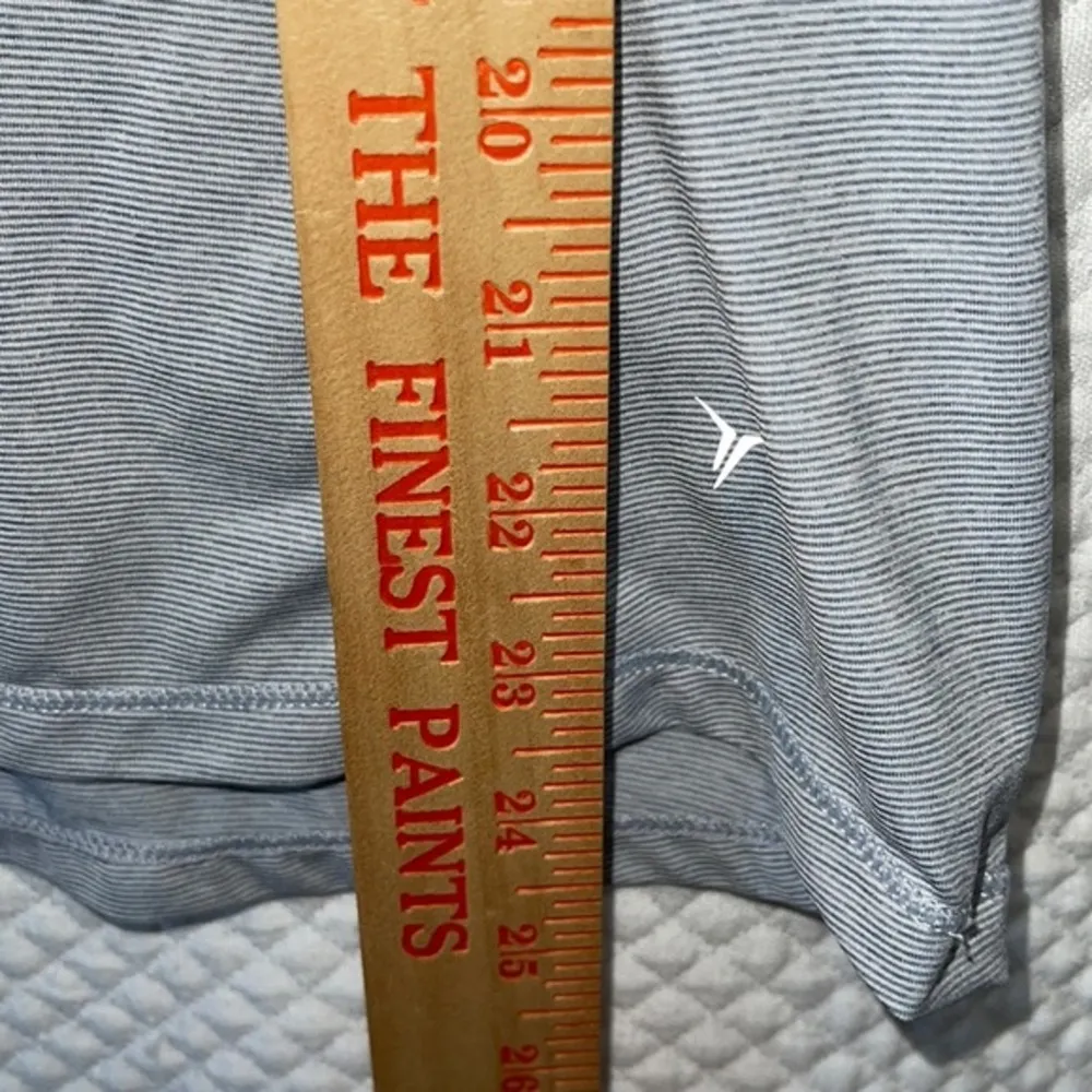 Old Navy Active shirt size XS - Image 5