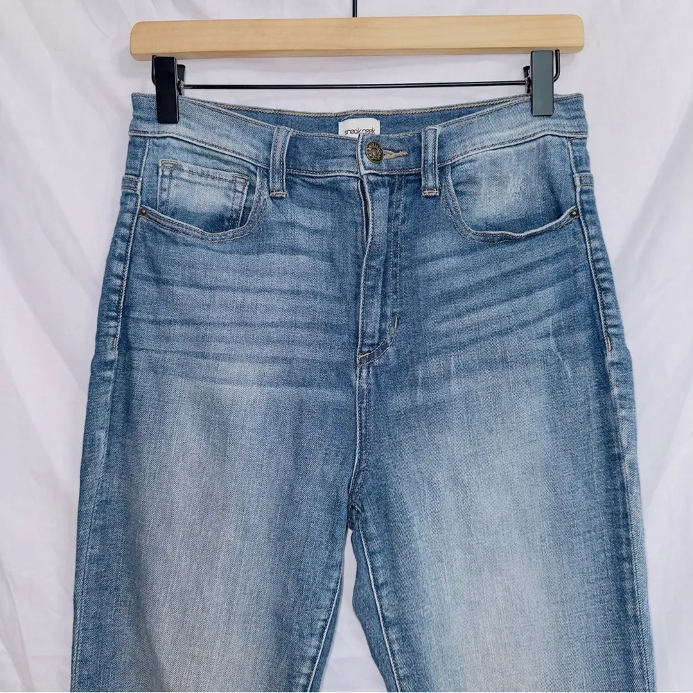 Sneak Peek Medium Wash Denim High Waisted Frayed Hem Ankle Crop Jeans size 7 - Image 3